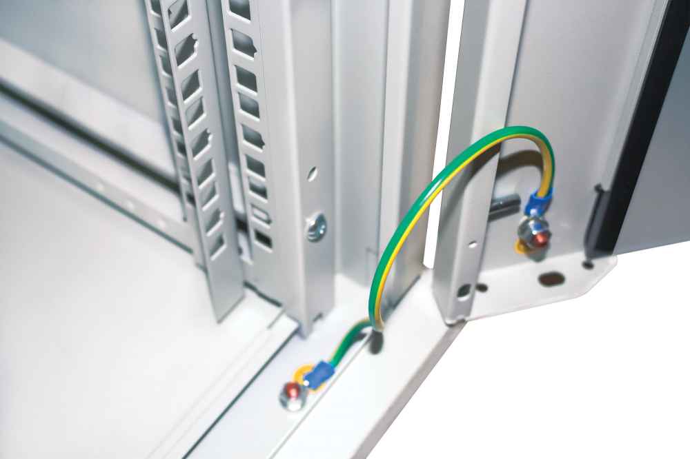 19" Wallmount Cabinet Image 9